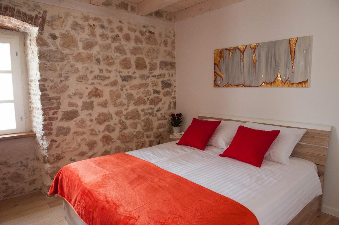 Sobe Bile Bed & Breakfast Pag Town Exterior photo