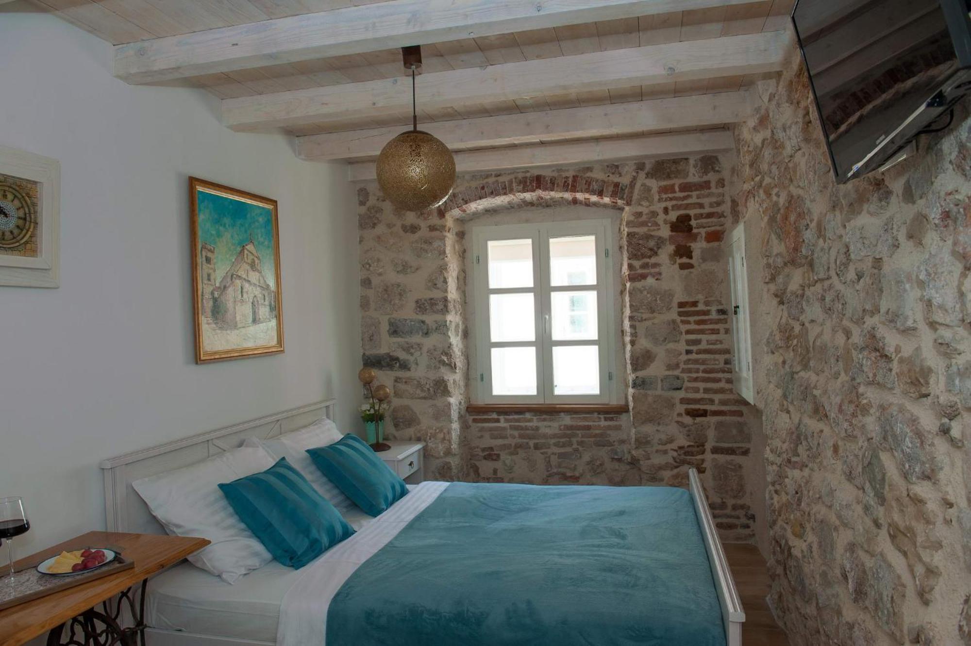 Sobe Bile Bed & Breakfast Pag Town Room photo