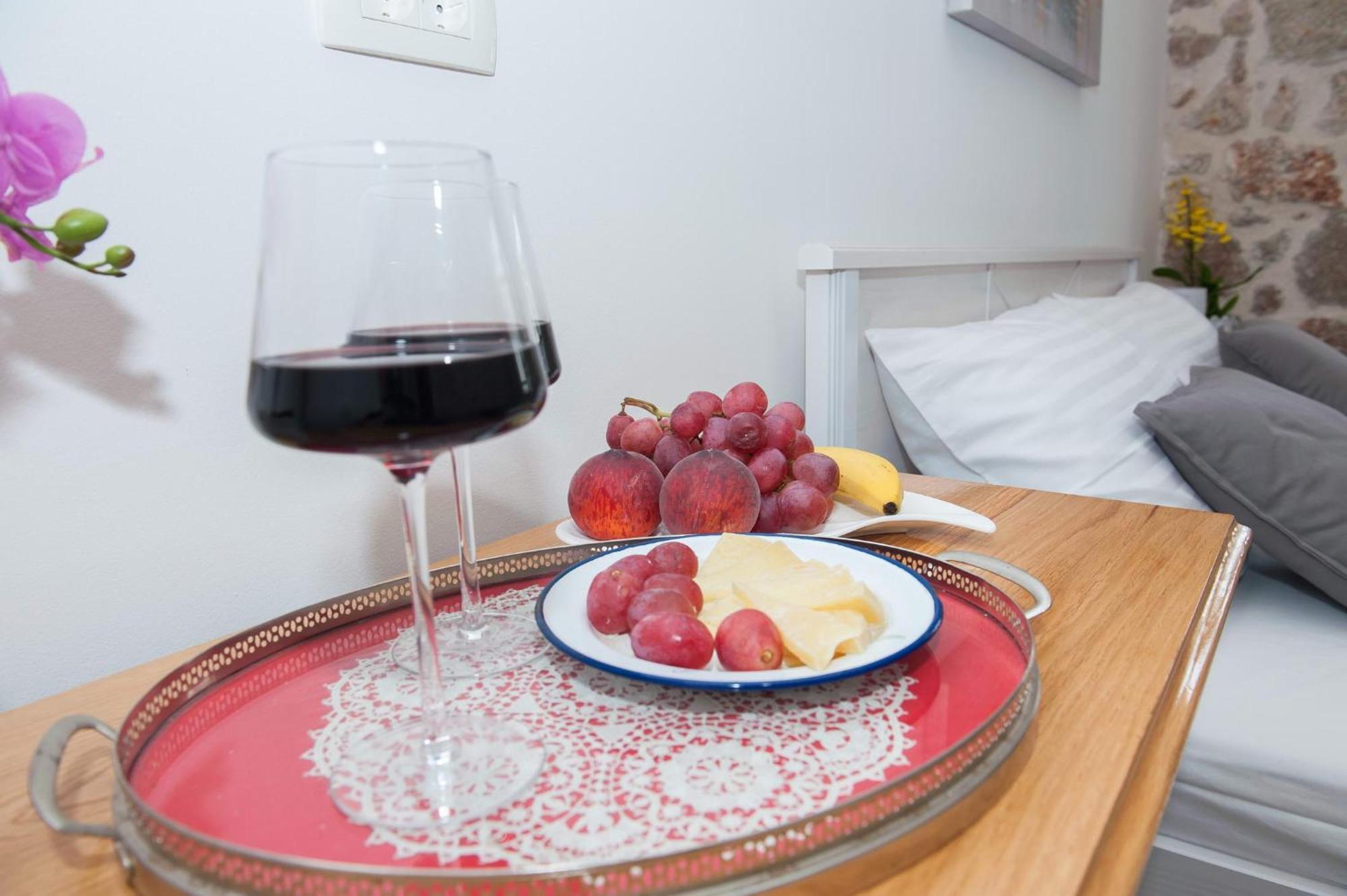 Sobe Bile Bed & Breakfast Pag Town Room photo